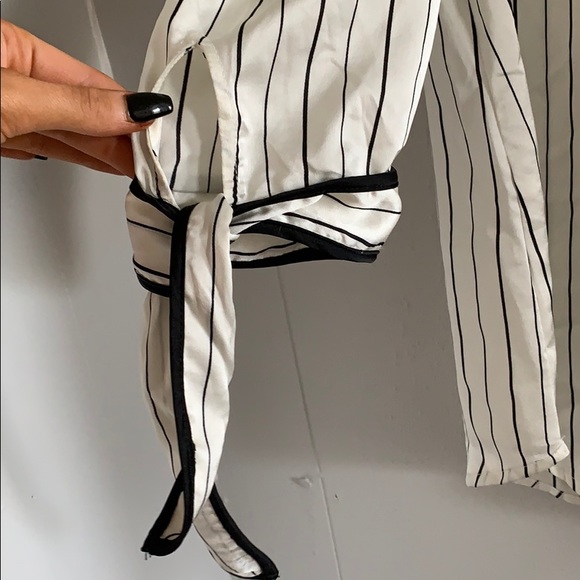 Silky off the shoulder half sleeve top - Picture 4 of 6